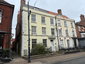 Property for Auction in East Anglia - Flat 5, 43 King Street, Great Yarmouth, Norfolk NR30 2PN