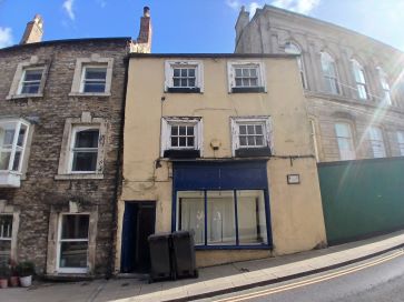 Property for Auction in North Yorkshire, Tees Valley, and extending into County Durham - 4 & 4a Frenchgate, Richmond DL10 4JG