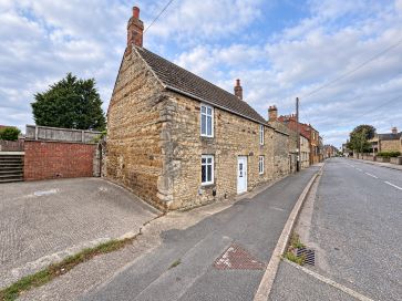 Property for Auction in Northants, Beds & Bucks - 172 High Street, Burton Latimer, Kettering, Northamptonshire NN15 5RH