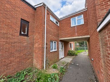 Property for Auction in Northants, Beds & Bucks - 2 Badby Close, Northampton, Northamptonshire NN2 7SG