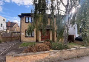 Property for Auction in London - Flat 1, 44 Prince Road, South Norwood, London, SE25 6NW