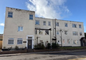 Property for Auction in London - 7 Marley Croft, Moor Lane, Staines-upon-Thames, Middlesex, TW18 4YW